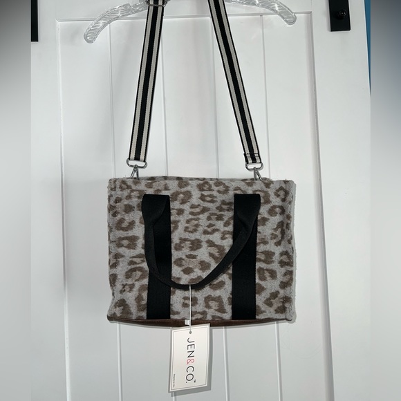Jen & Co. Handbags - Jen & Co Satchel Bag